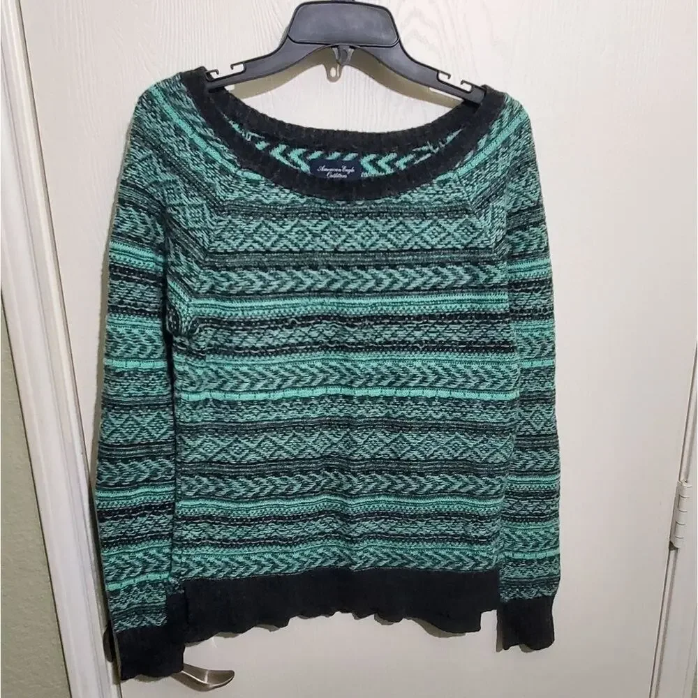 American Eagle‎ Green wool patterned sweater
